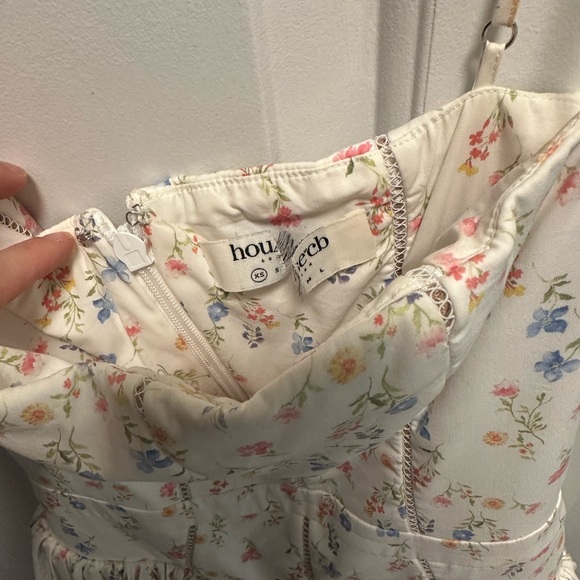 House of CB YSABELLA white posy print cotton maxi sundress. - Picture 3 of 4